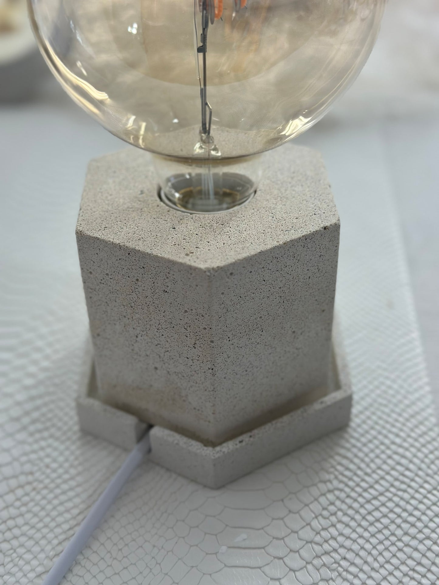 Happy Bulb Table Lamp