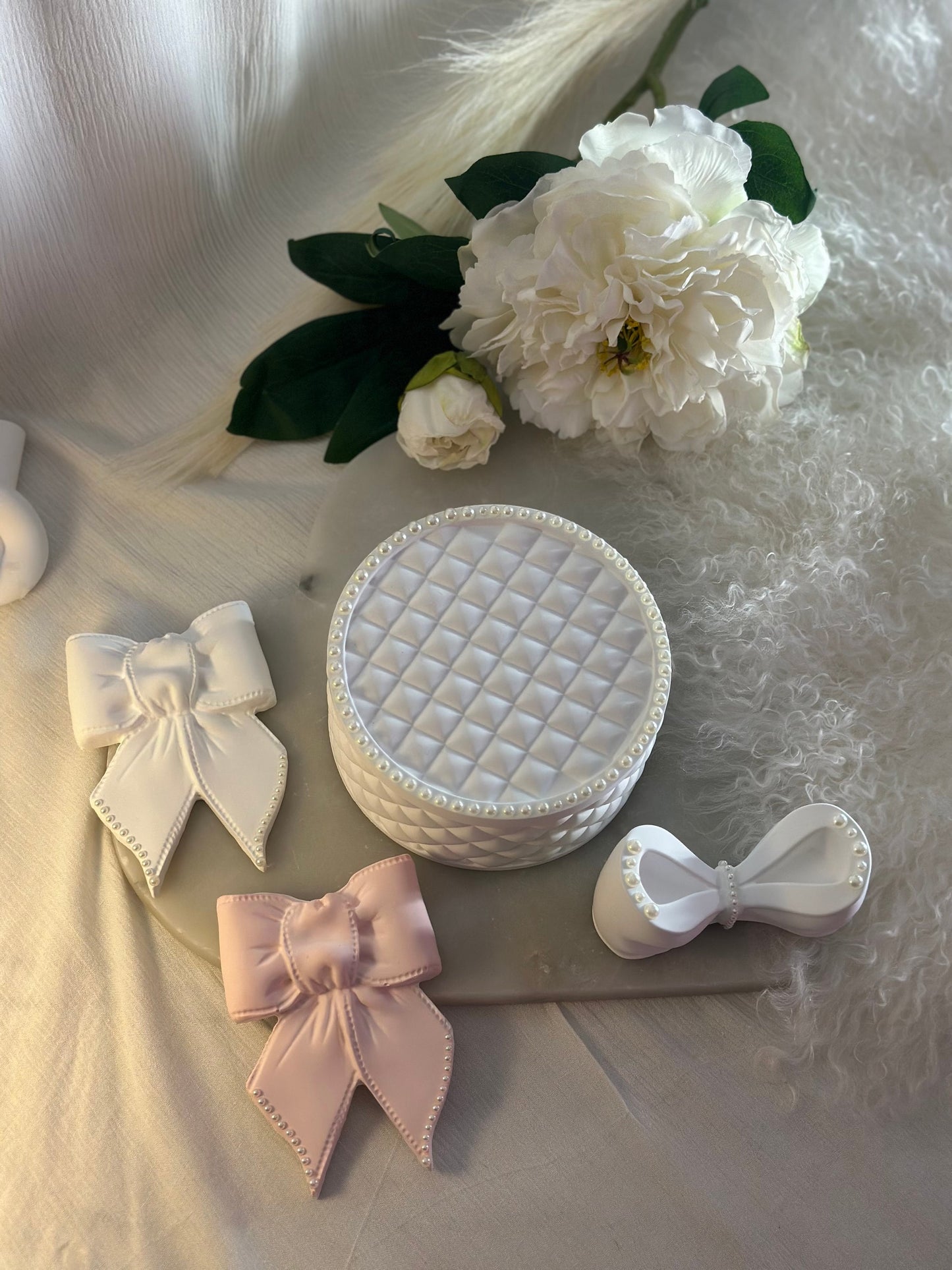 Pearl Bow Trinket Box