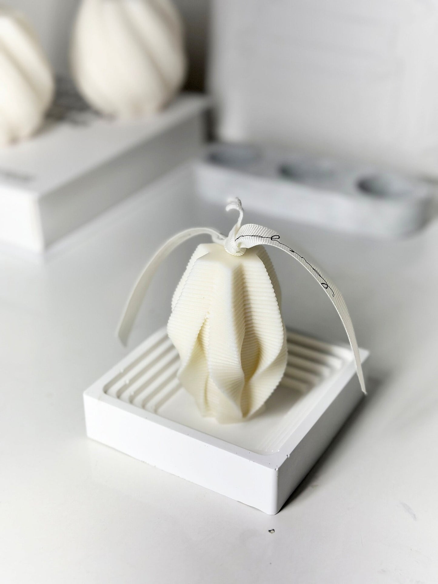 Ribbed Swirl Soy Candle with Holder