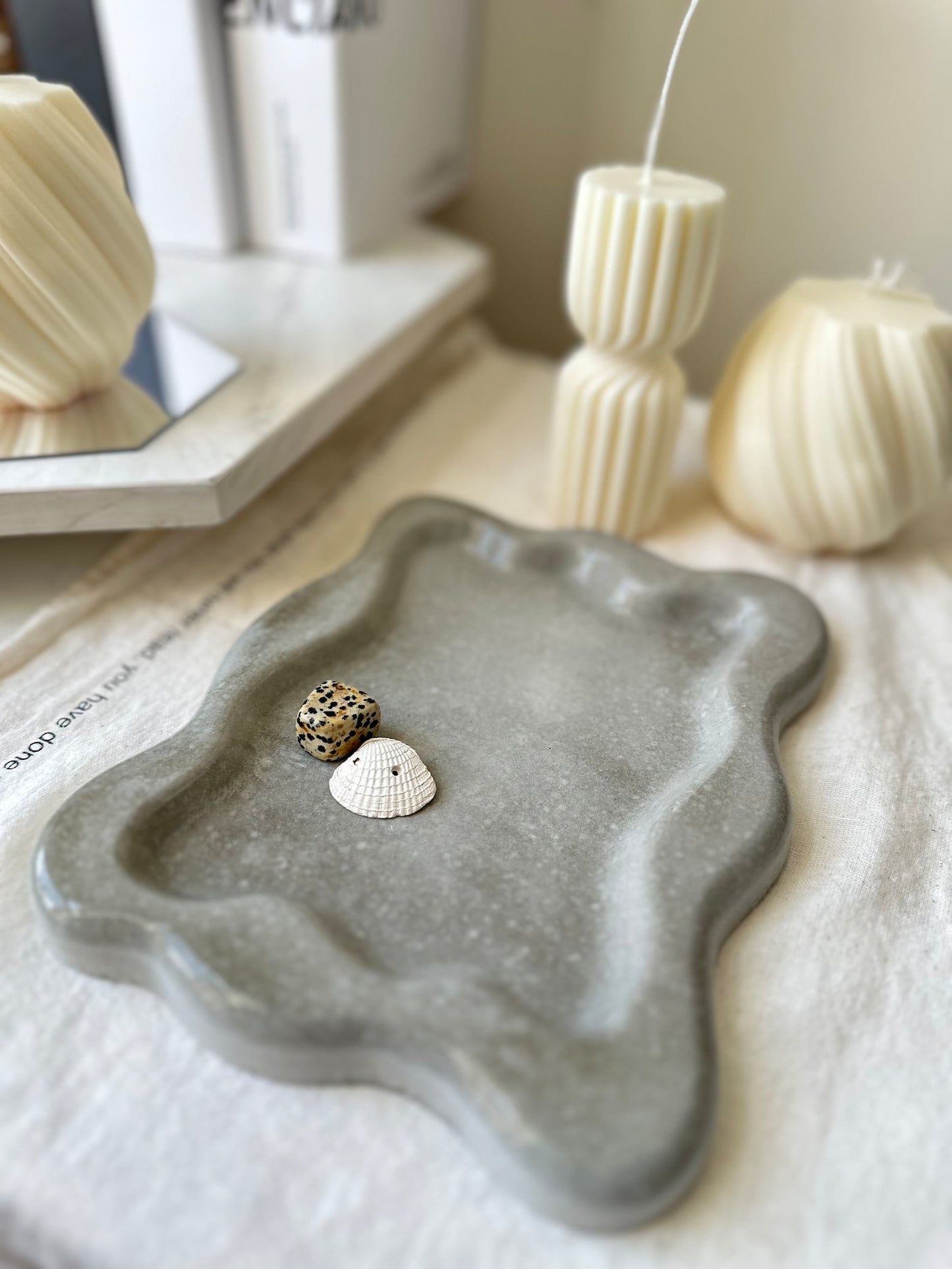 Wavy Concrete Tray