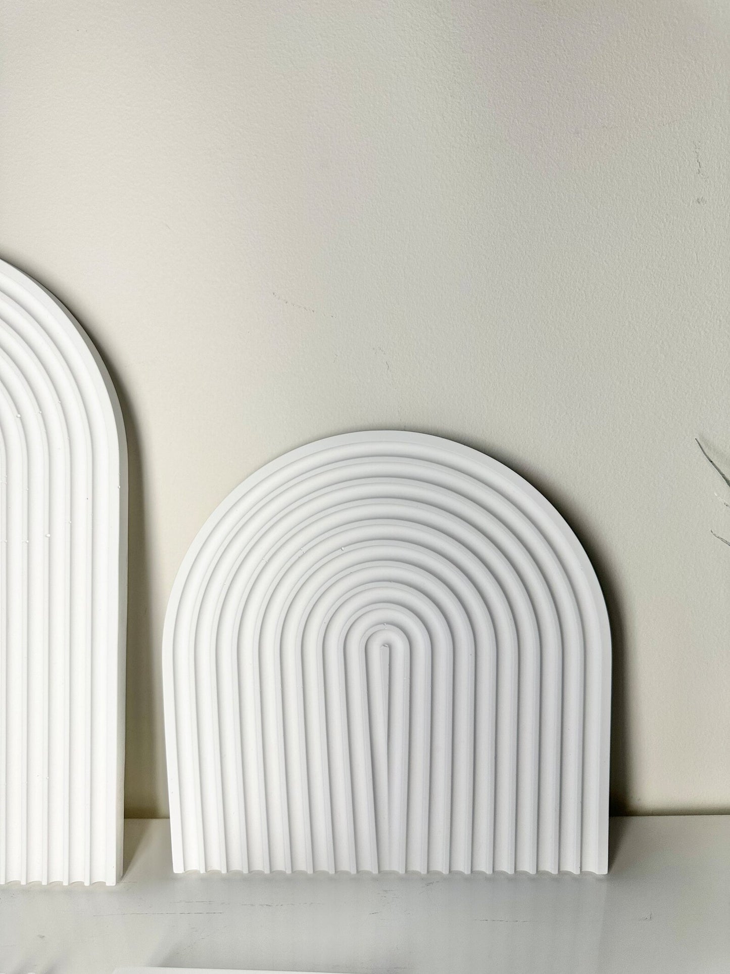 Rainbow Arch Ribbed Tray