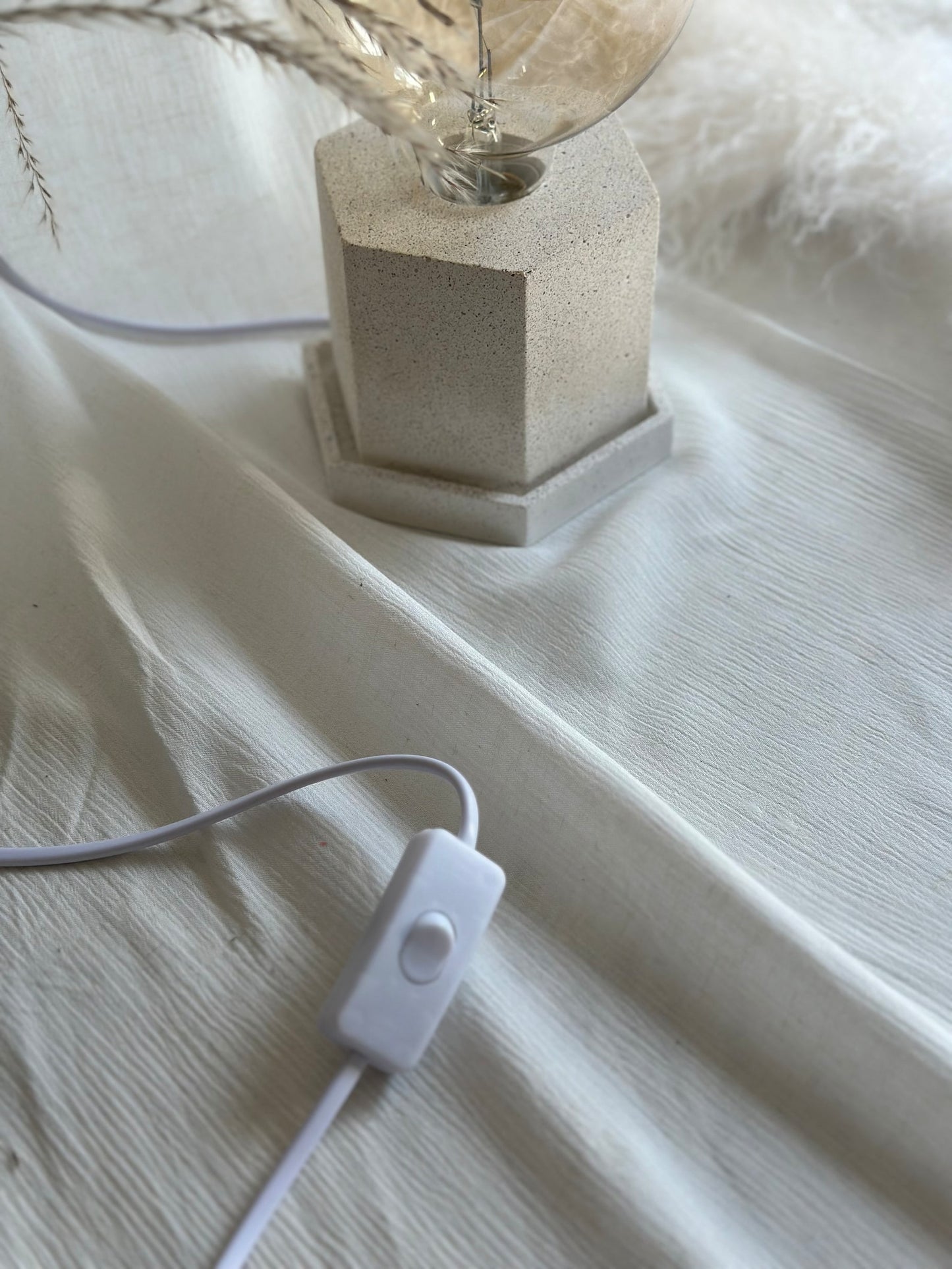 Happy Bulb Table Lamp