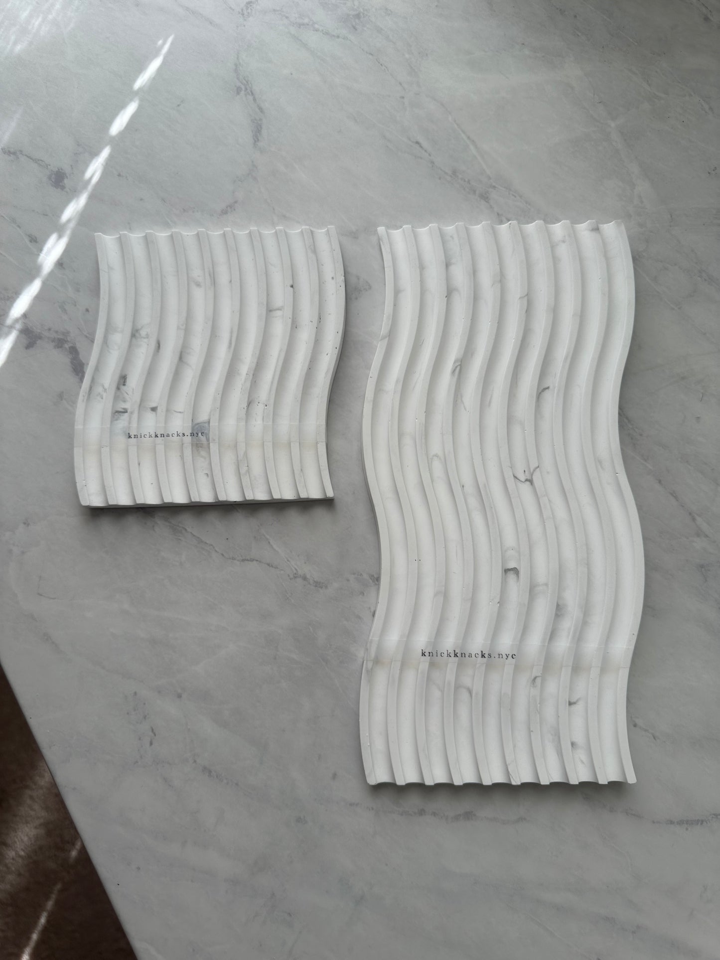 Wavy Marble Pattern Tray