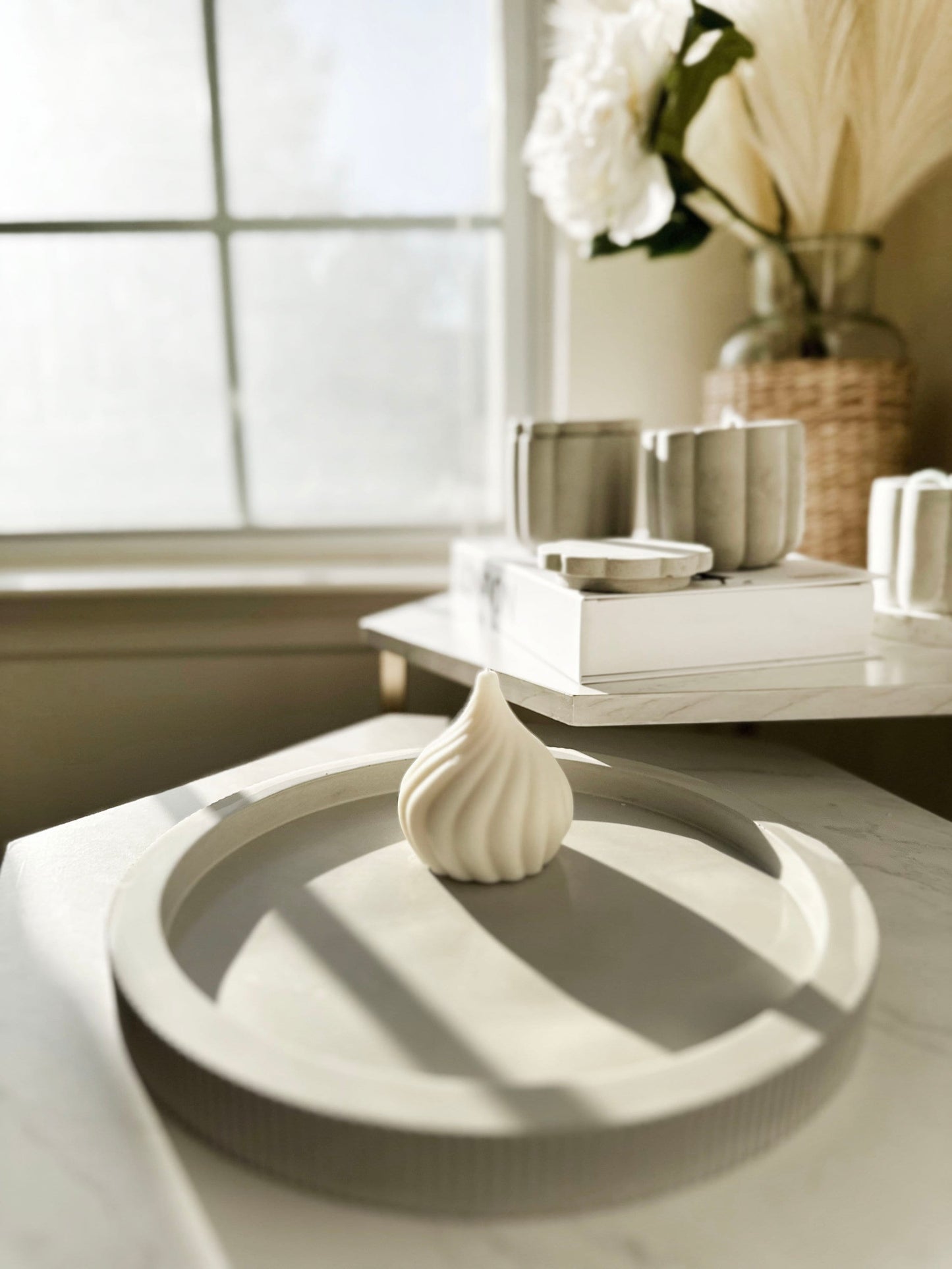 Fluted Edge Concrete Tray