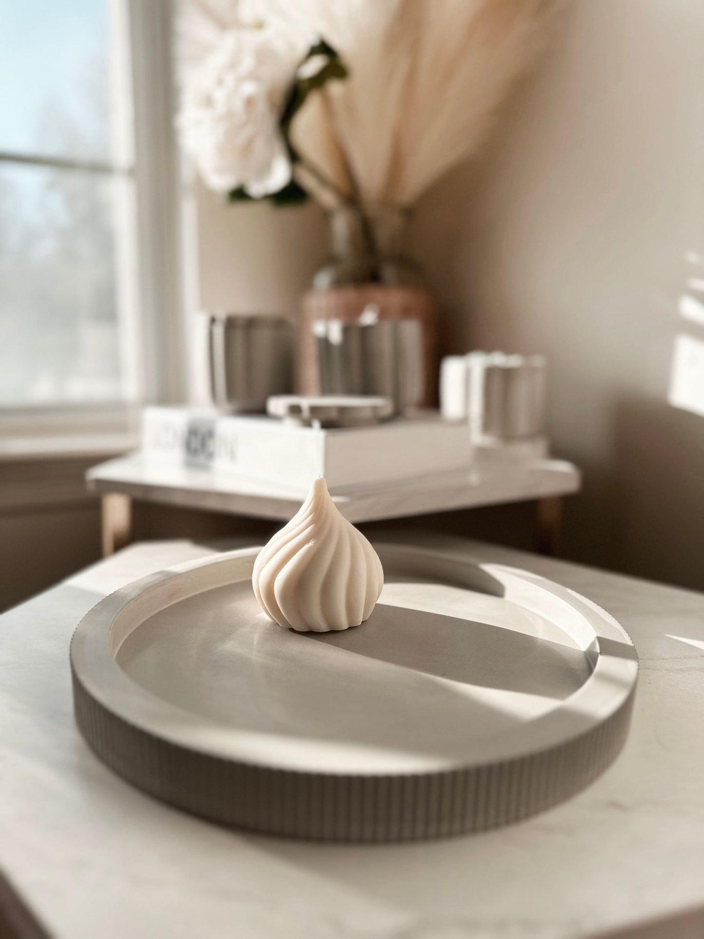 Fluted Edge Concrete Tray