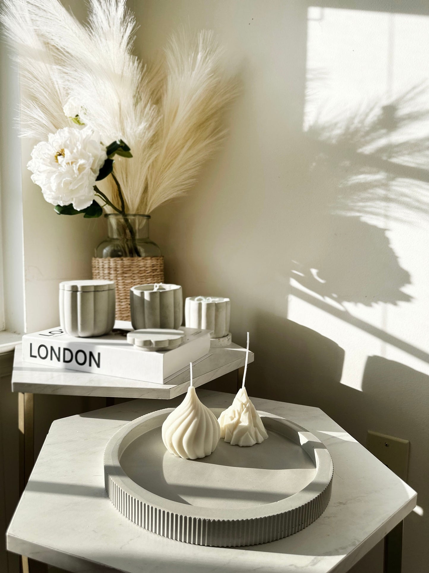 Fluted Edge Concrete Tray