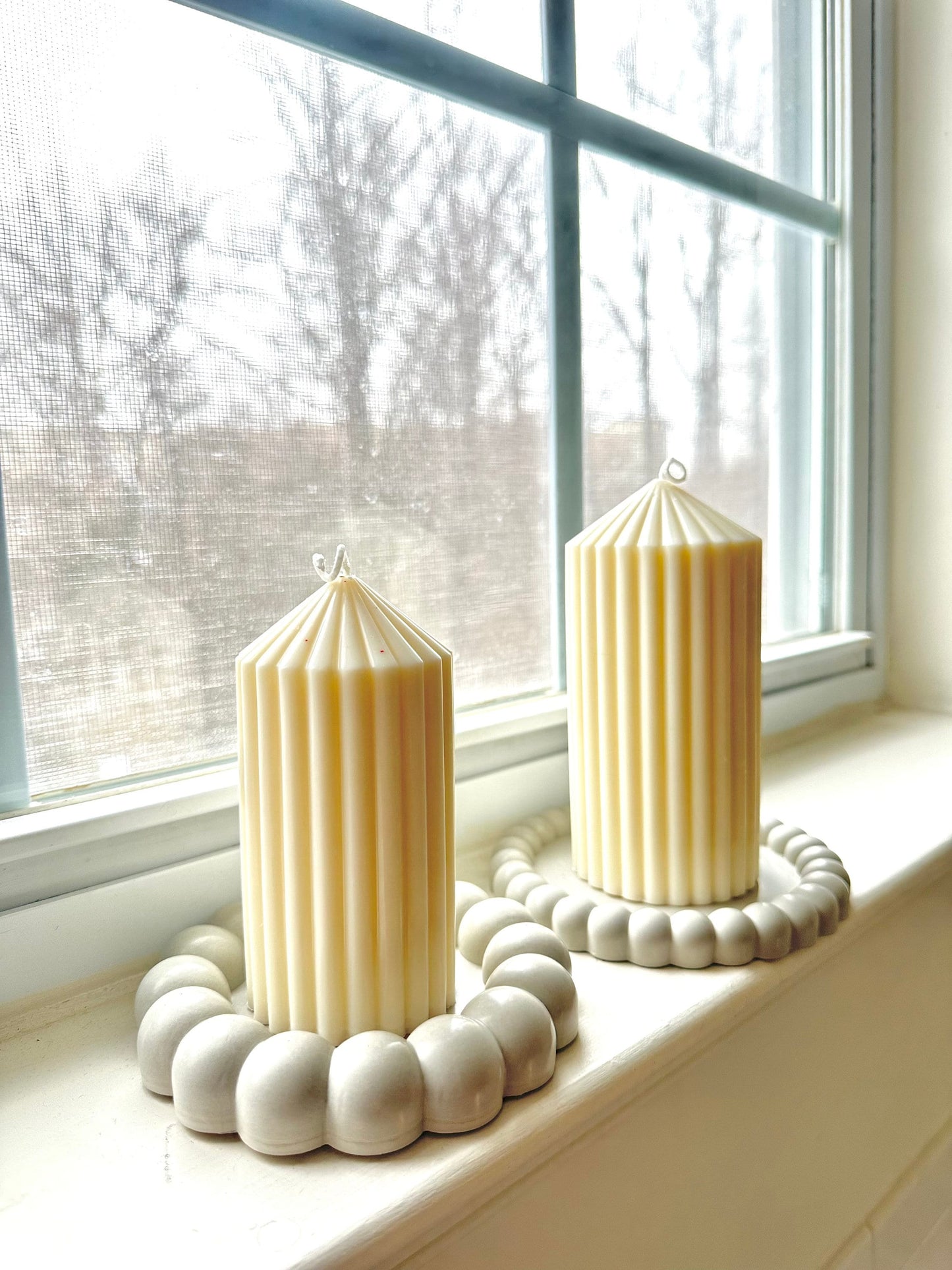 Ribbed Thick Candle with Bubble Tray
