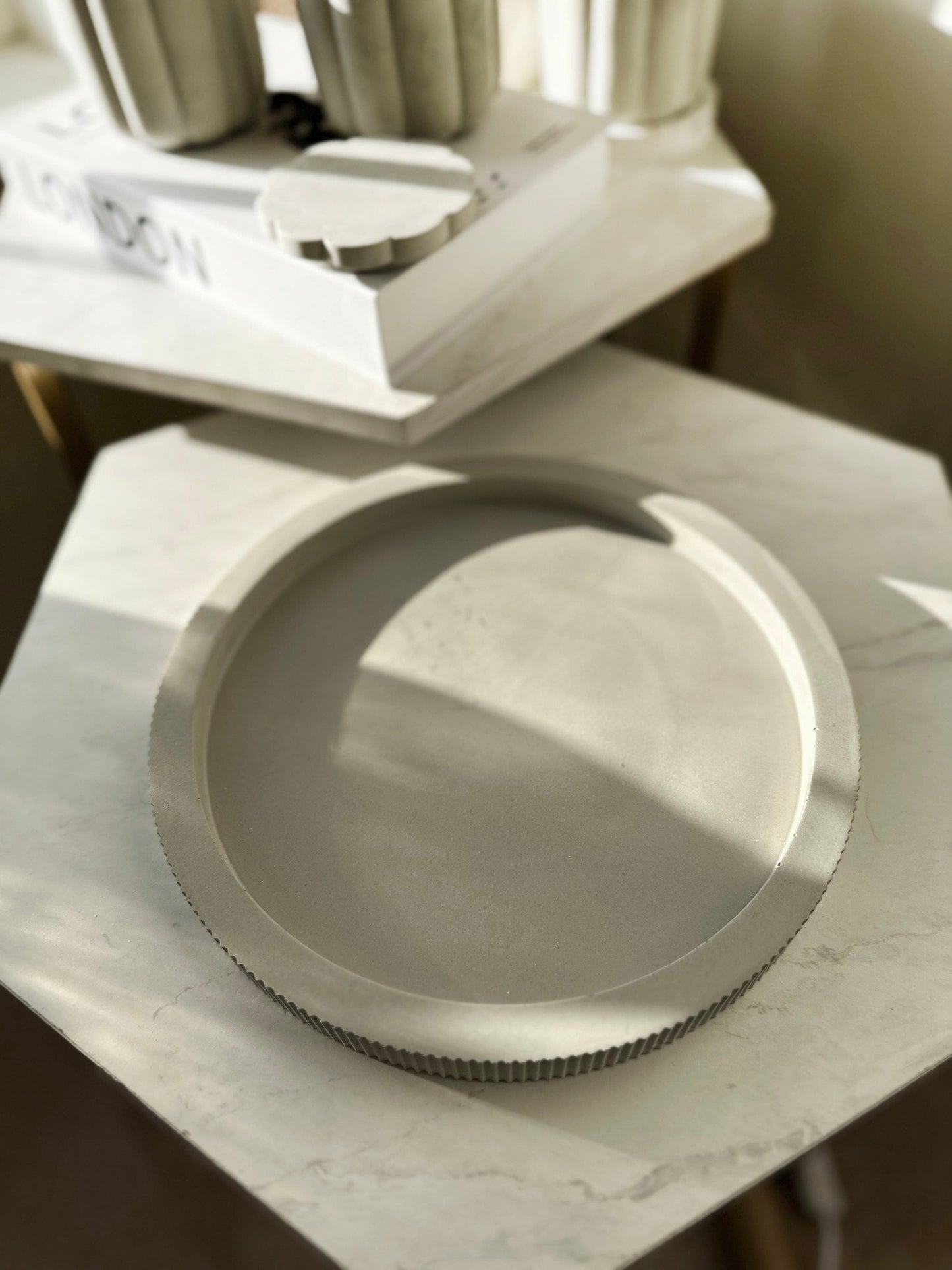Fluted Edge Concrete Tray