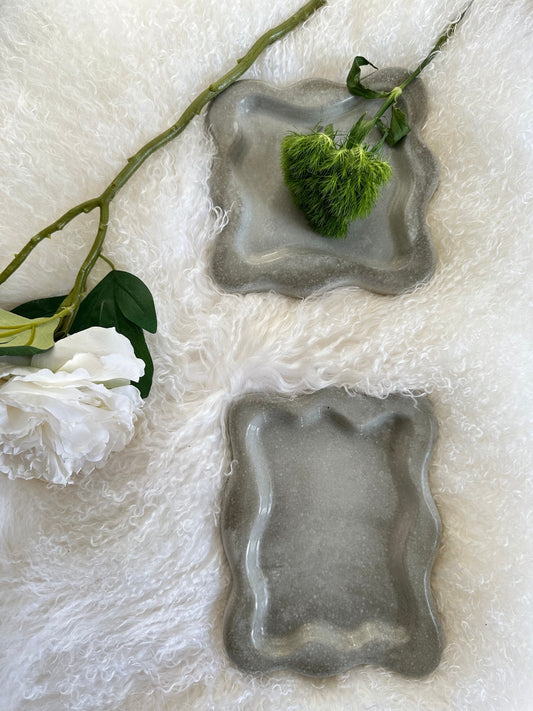 Wavy Concrete Tray
