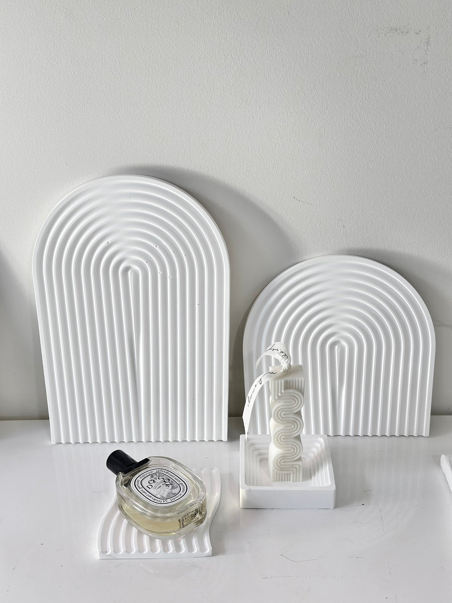 Rainbow Arch Ribbed Tray