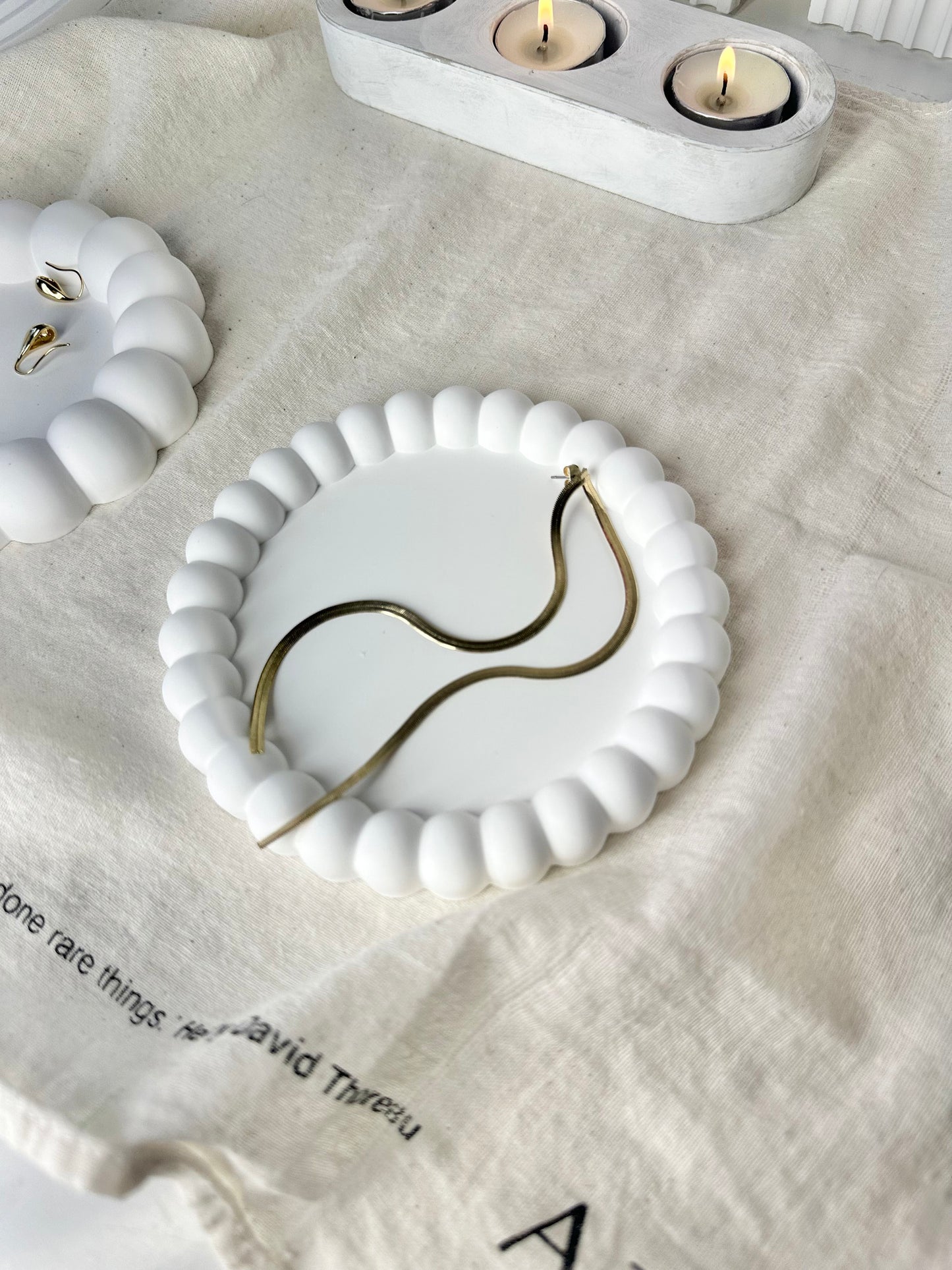White Bubble Rounded Tray