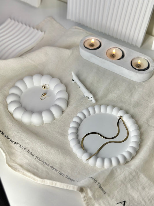 White Bubble Rounded Tray