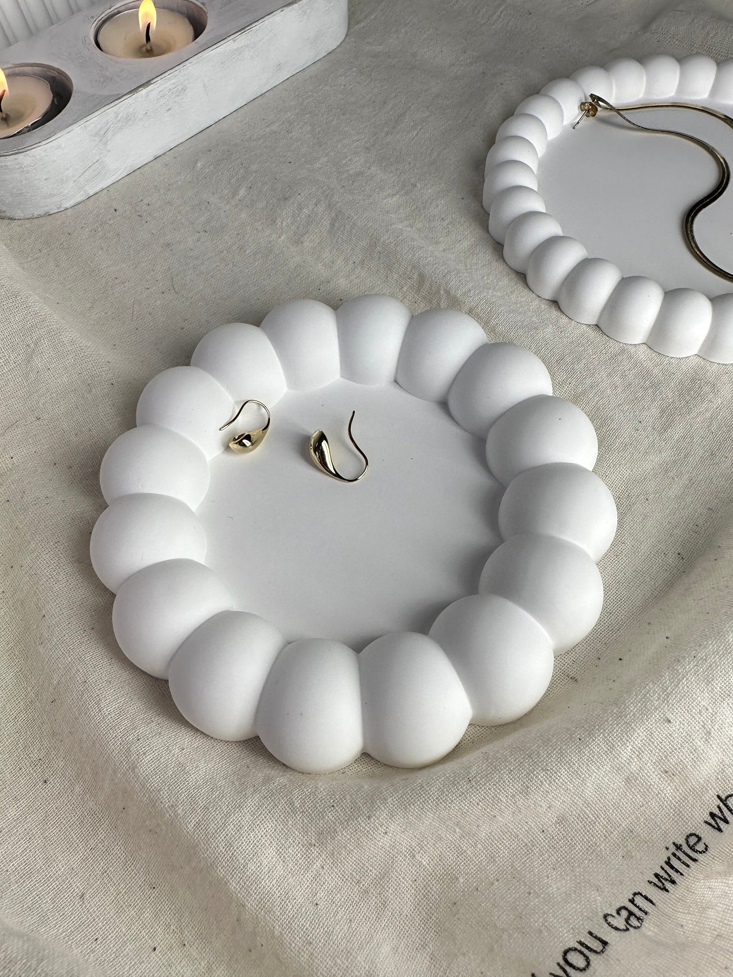 White Bubble Rounded Tray
