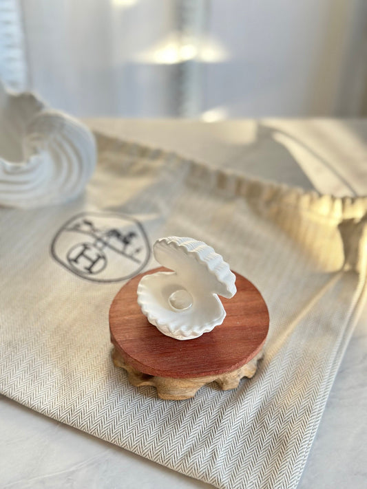 Mini Shell Jewelry Display Dish with Wooden Plate